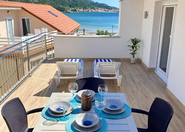 Apartamentos Ezaro Beach