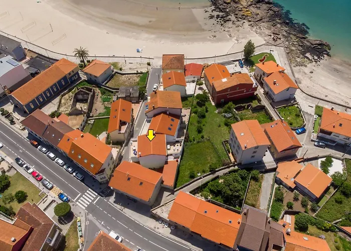 Apartamentos Ezaro Beach