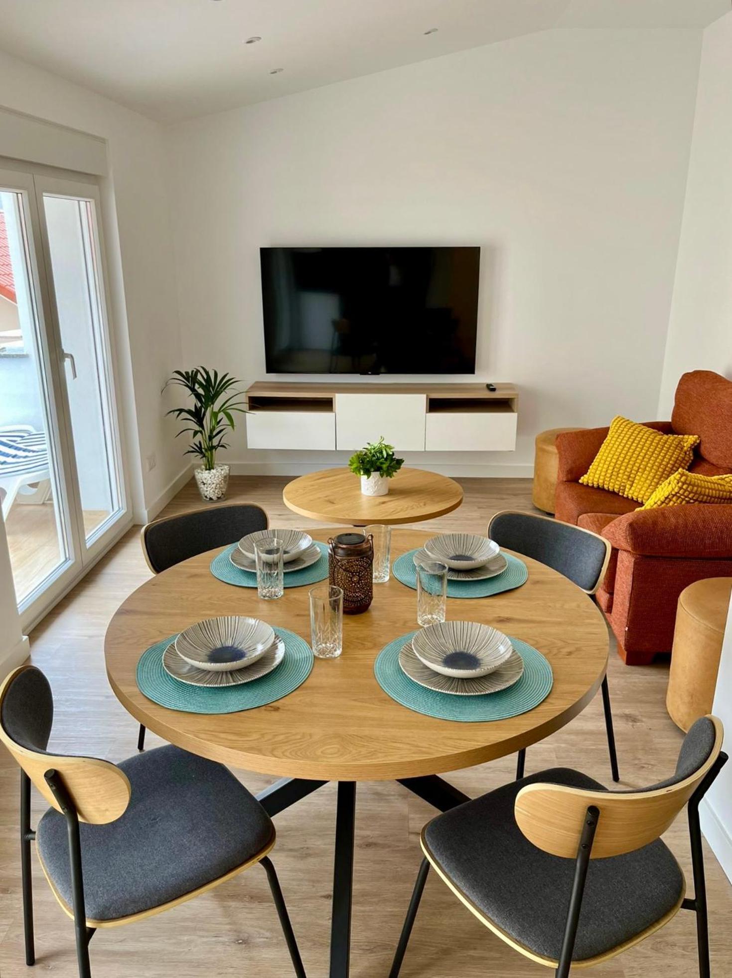 Ezaro Apartment